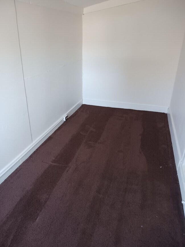 Photo - 222-222.5-2225 Mt Vernon Rd Unidad 222 1/2 UP