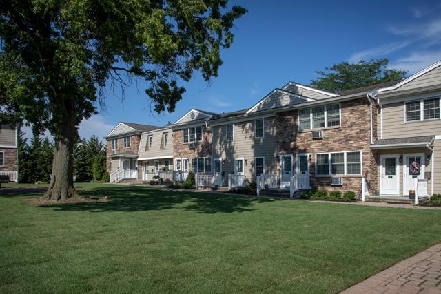 Fairfield Village At Commack