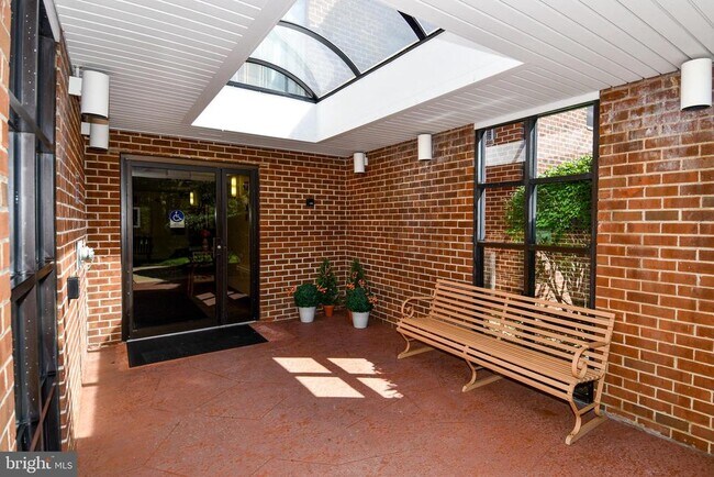 Photo - 15311 Beaverbrook Ct Unidad 90-2E