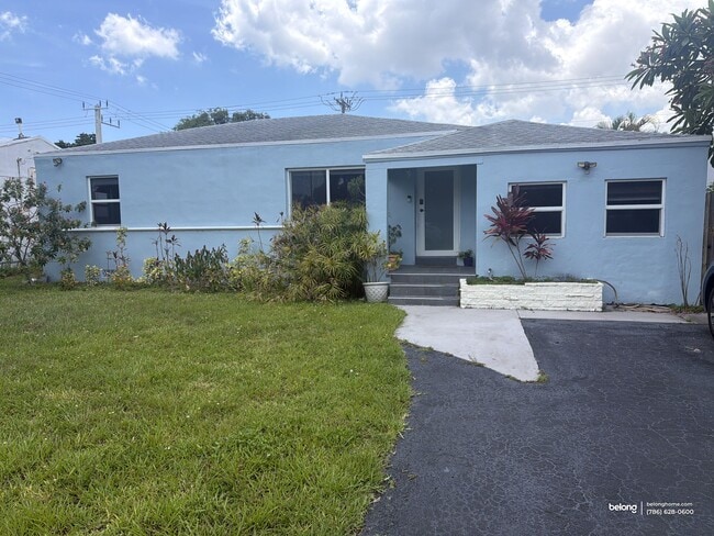 Building Photo - 1504 Funston St