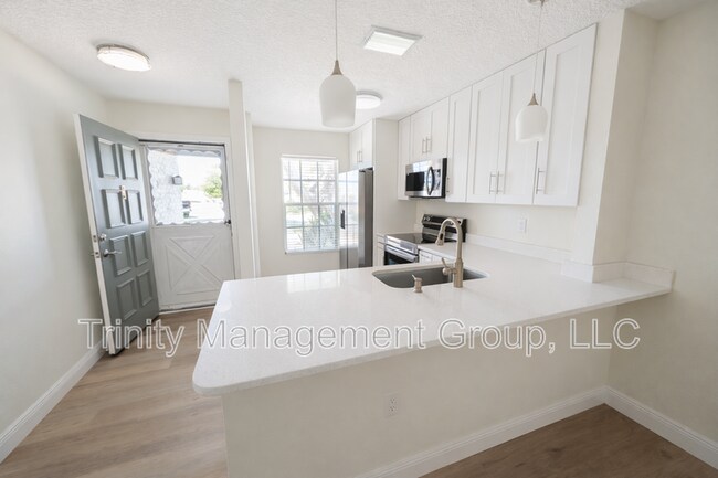 Photo - 2844 Westmoreland Ct