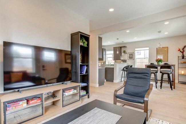 Photo - 3674 S Logan St Unidad ID1385649P