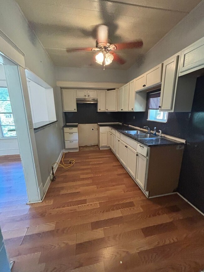 Photo - Spacious 2 Bedroom Home