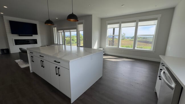 Photo - 2120 Lagerwey Circle