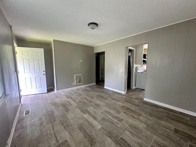 Building Photo - 59 Dumont St Rental