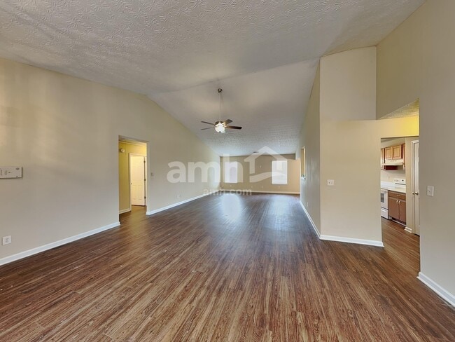 Photo - 186 Dean Way