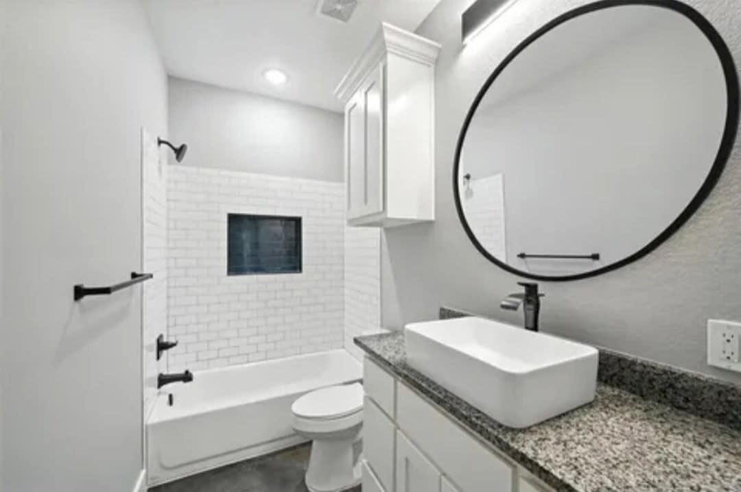Photo - 926 Baker St