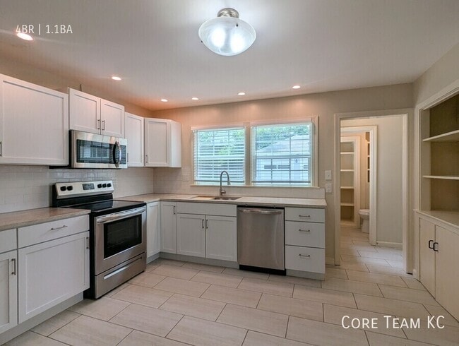 Photo - 629 E Meyer Blvd