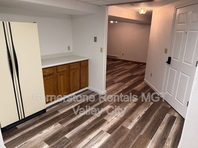 Photo - 649 8th Ave SW