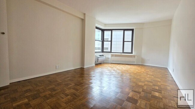 Bright Sixth-Floor One-Bedroom Near Union Square