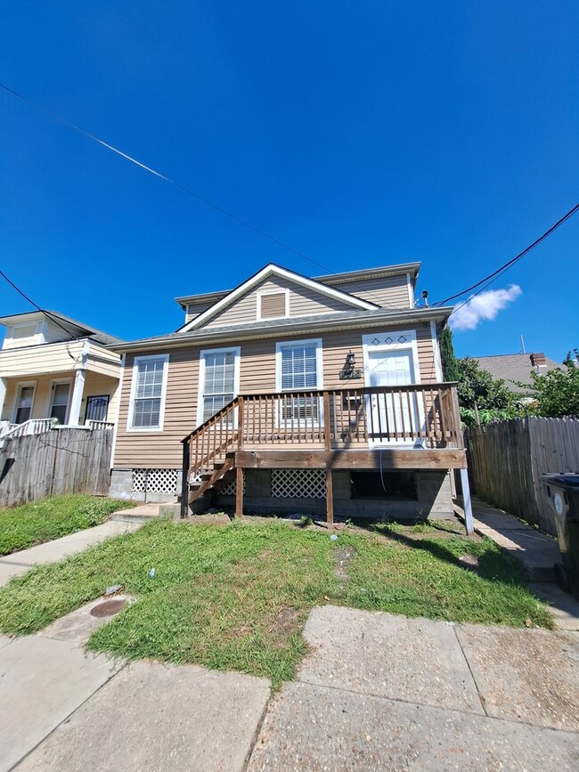 Building Photo - ***$500 Move-In Special***3BR/2BA SINGLE F...