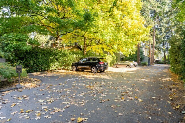 Photo - Lake Oswego Condo 2 Bed 1 Bath! Unit 5A