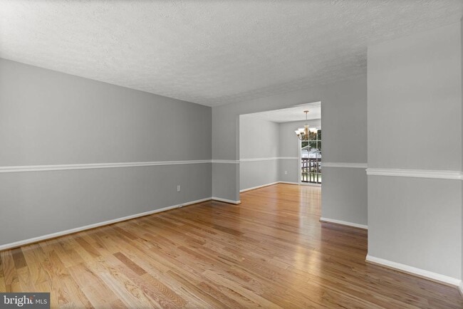 Photo - 8428 Braddock Way