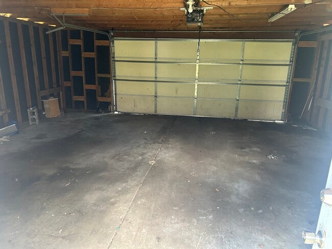 Photo - 415 E Frye Ave