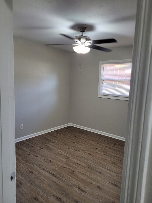 Photo - 1711 Floyd Rd