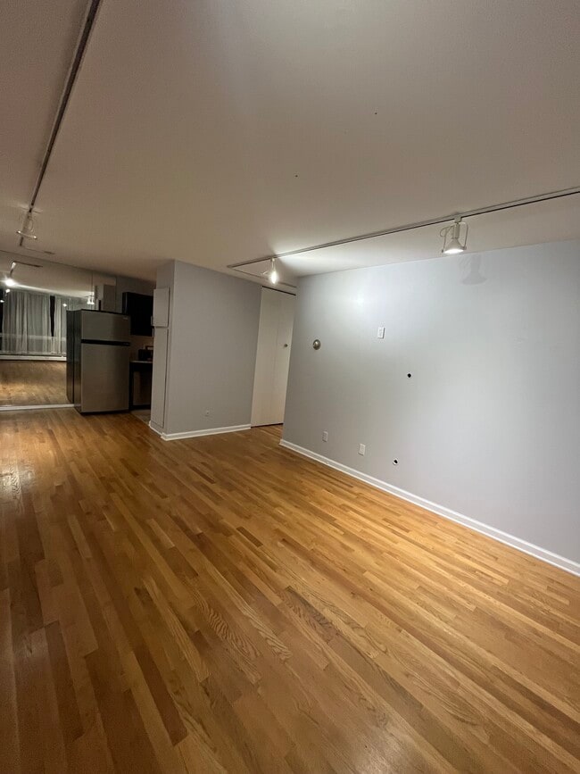 Building Photo - 150 Bird Ave Unit 20