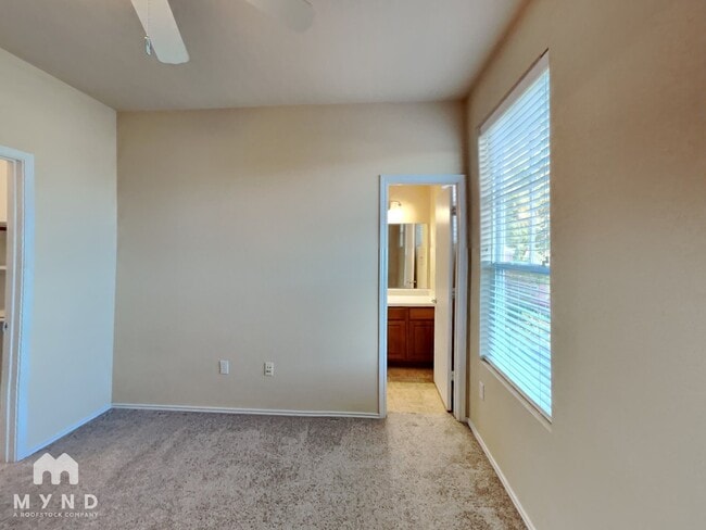 Photo - 2216 Zach Scott St
