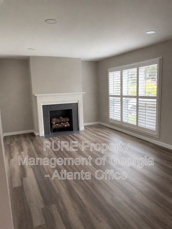 Photo - 1880 Dorsey Ave