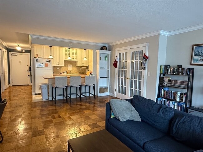 Photo - 2 Hawthorne Pl Unit 16L