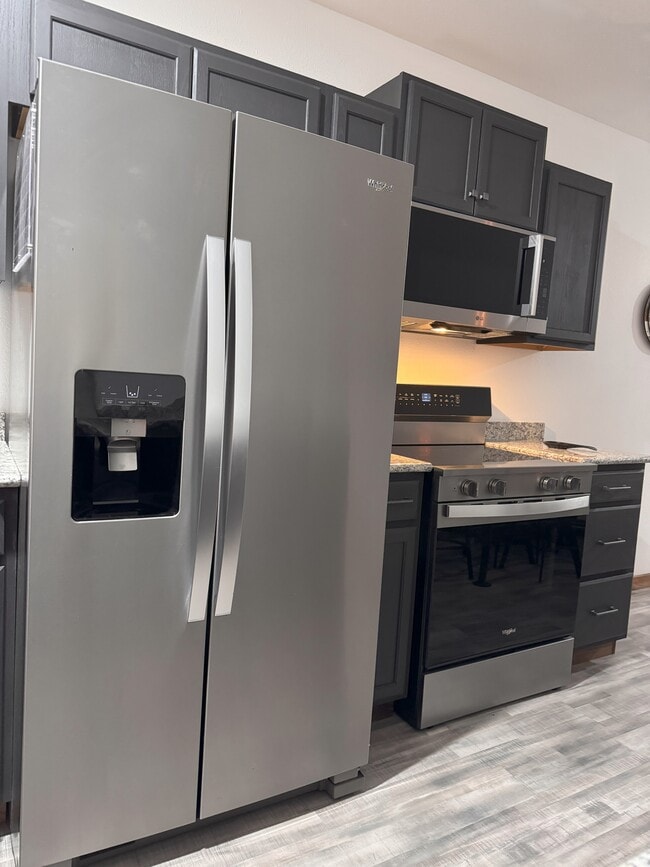 Photo - 303 S Cable Rd