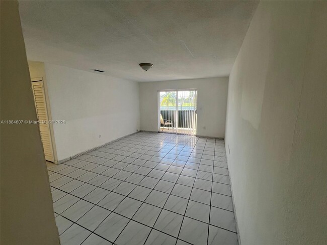 Building Photo - 887 W 29th St Unit 1 Rental