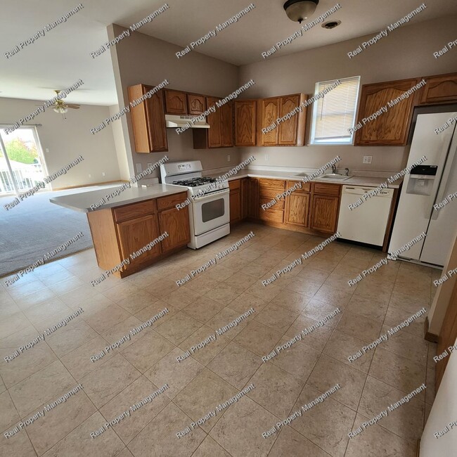 Photo - Large 2 Bedroom Winfield Townhome