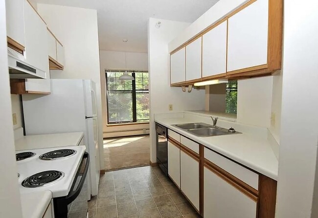 Cocina de 2 dormitorios y 2 baños con muchos armarios