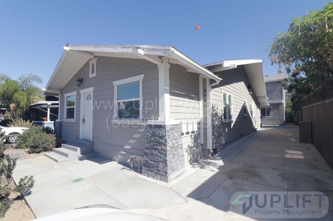 Building Photo - Louisiana St (3623-3627) Unit Louisiana St (3623) - Main House