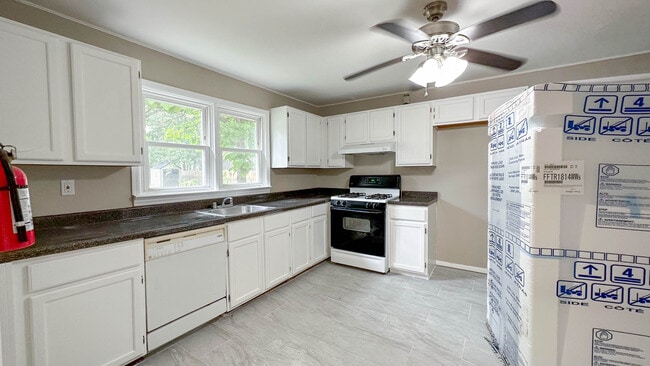 Photo - 134 Phillips Ave