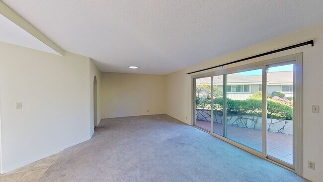 Photo - Spacious 2 BED/ 2 BATH in Encino Royal (55... Unidad 3