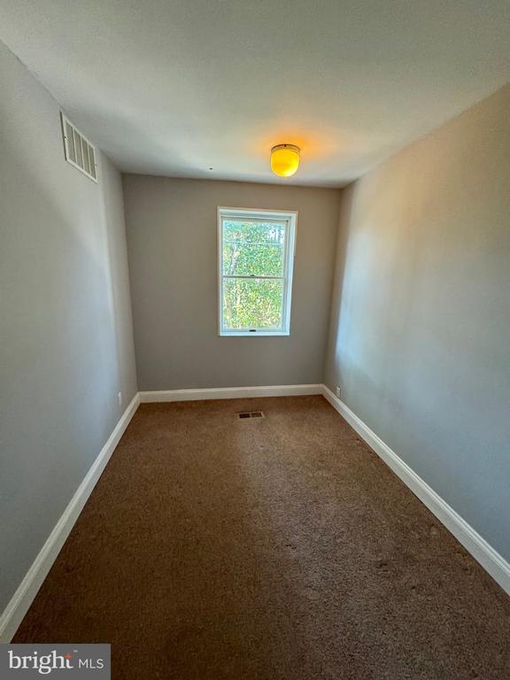 Photo - 1068 Floyd Terrace