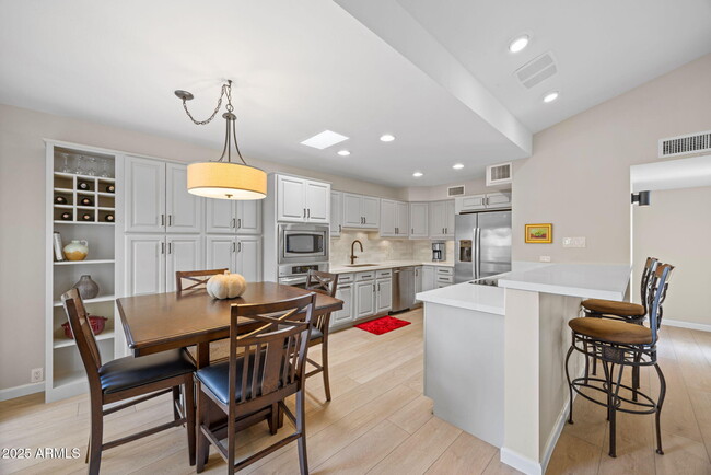 Building Photo - 4800 N 68th St