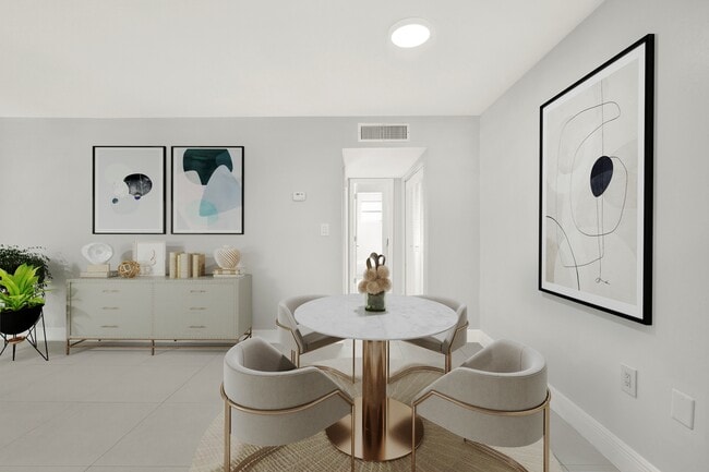 Photo - Manor Court Apartments