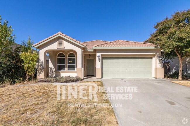 Building Photo - Beautiful Roseville Home- Pet Friendly