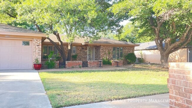 Photo - 5520 80th St