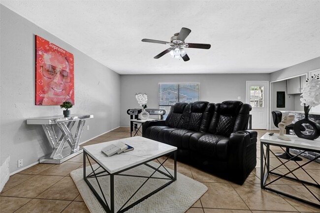 Photo - 4350 Kacee Dr