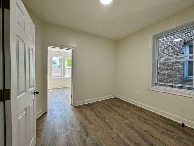 Building Photo - 124 74th St Unit 3