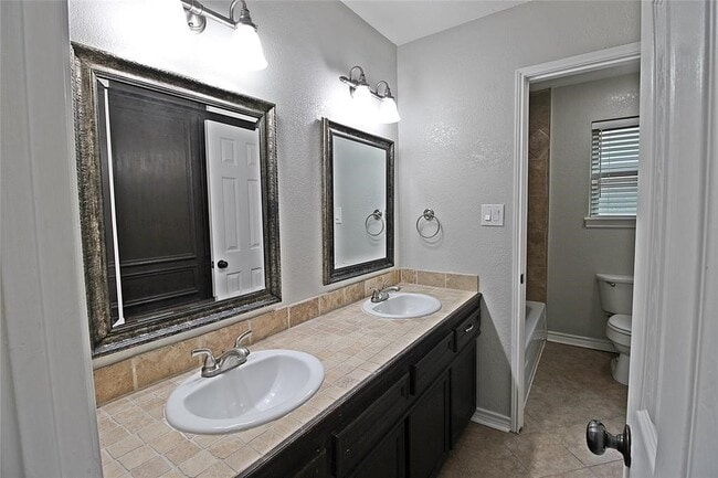 Photo - 2074 Shadow Rock Dr