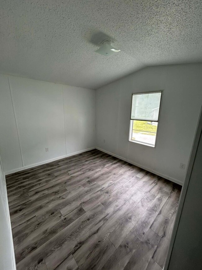 Photo - 112 Briarcreek Ln