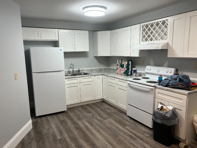 Building Photo - 3264 Broad St