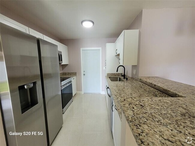 Building Photo - 1533 NE 1st Ave. Unit 1 Rental