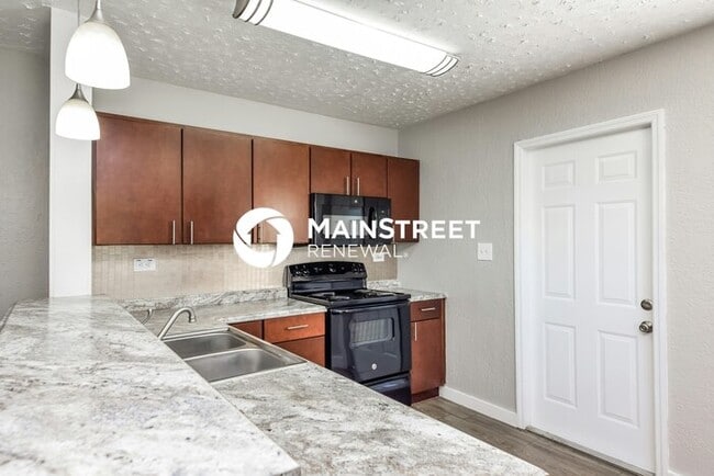 Photo - 3 Bedroom Pet-Friendly Home in Tampa, FL w...