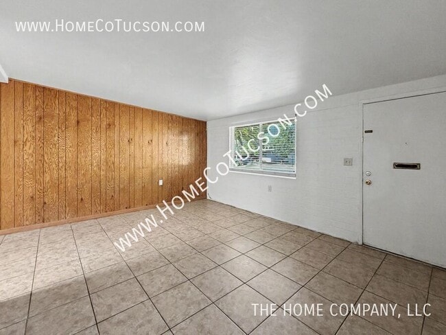 Photo - 1430 E Iowa Dr