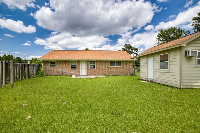 Photo - 908 Redberry Hill St