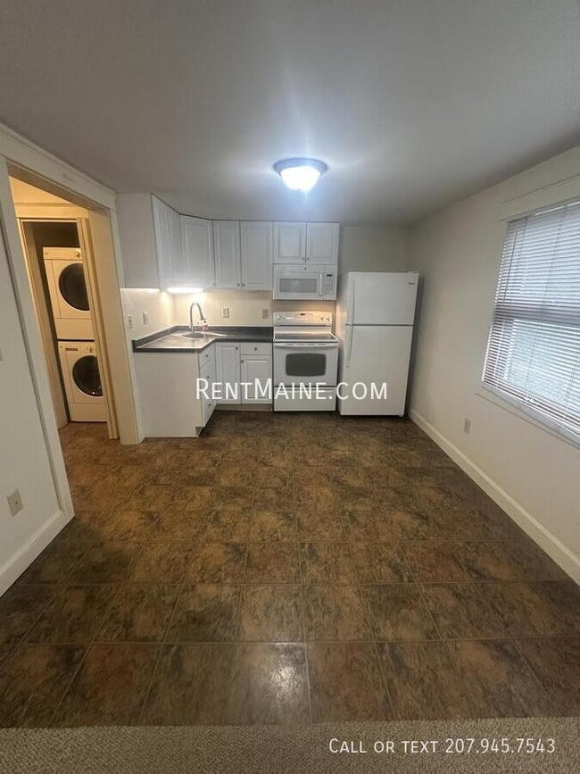 Photo - 557 Riverside Dr Unit 2
