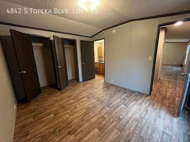 Photo - 4842 SW Topeka Blvd