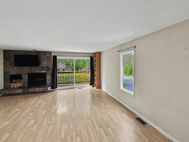 Building Photo - 3114 W 34th Ave