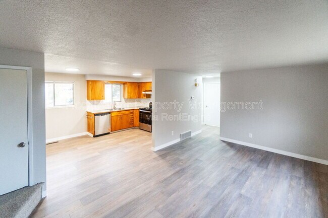 Photo - 11904 E 10th Ave Casa Adosada