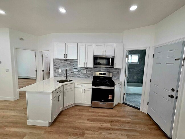 Photo - 129 W 27th St