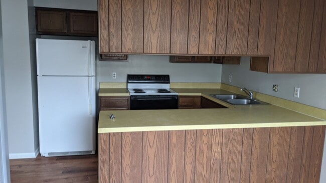 Photo - 1253 Colonial Dr Unit 1253 Colonial Drive